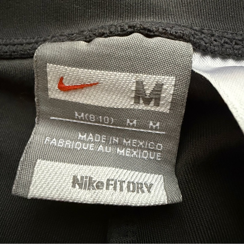 Nike Women's Y2K Dri-Fit Cropped Pants Capri Size M Dark Gray Active Gym Workout - Picture 5 of 6